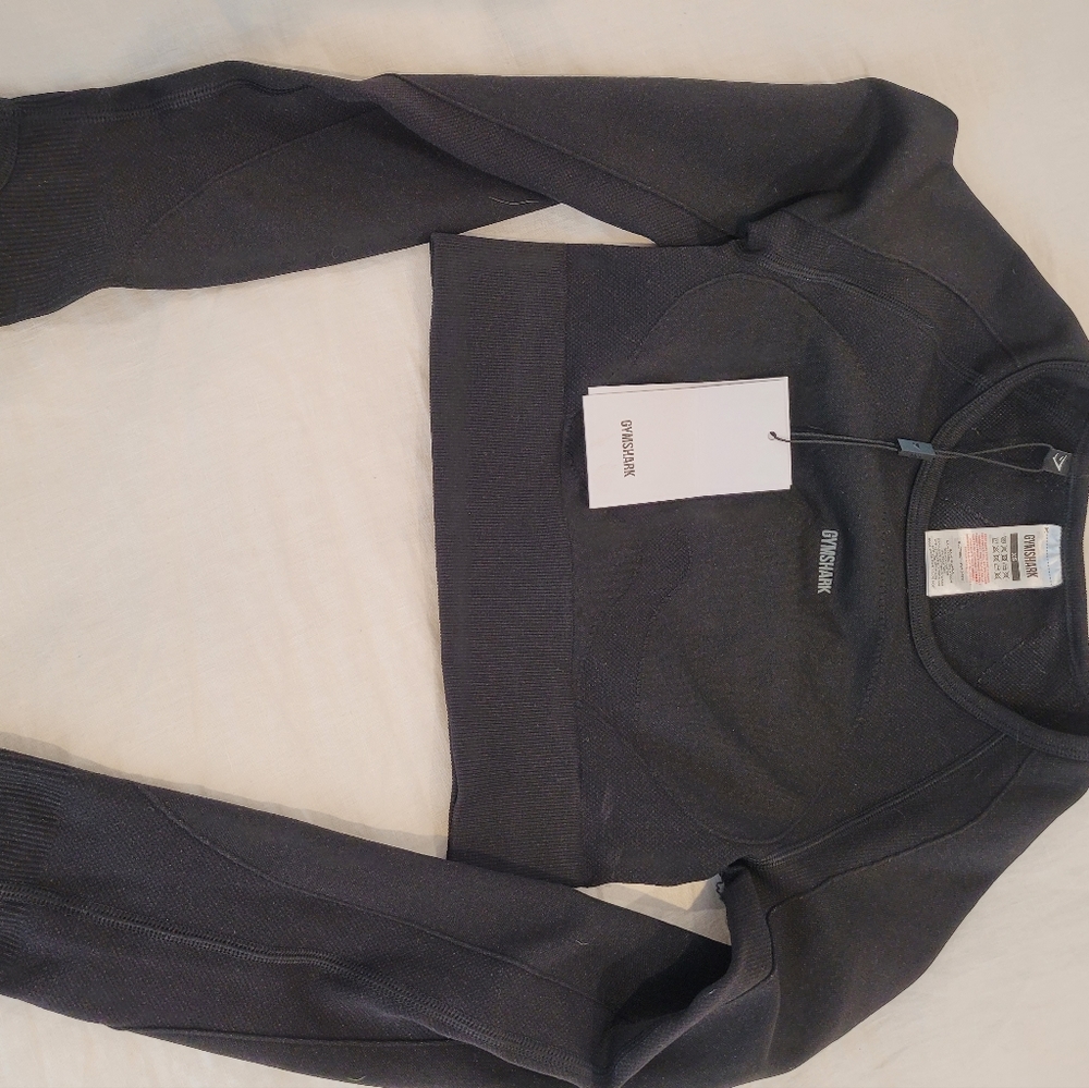 Gym Shark long sleeve black crop